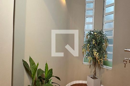 Entrada  de casa à venda com 3 quartos, 180m² em Centro, São Leopoldo