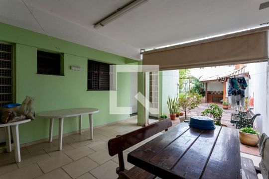 Quintal de casa à venda com 5 quartos, 400m² em Aclimação, São Paulo