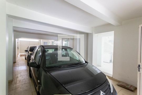 Garagem de casa à venda com 5 quartos, 400m² em Aclimação, São Paulo