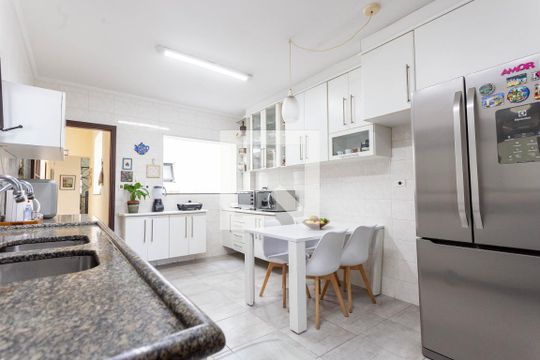 Cozinha de casa à venda com 5 quartos, 400m² em Aclimação, São Paulo