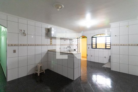 Cozinha  de casa à venda com 4 quartos, 400m² em Vila Carrão, São Paulo