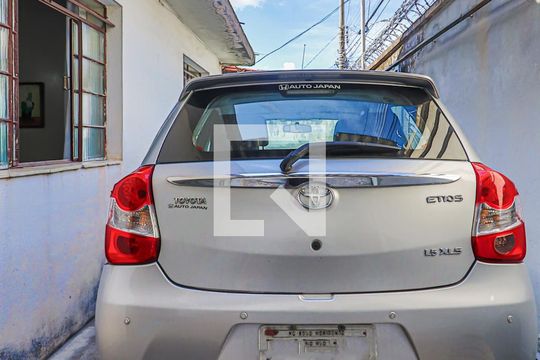 Garagem de casa à venda com 3 quartos, 167m² em Bom Jesus, Belo Horizonte