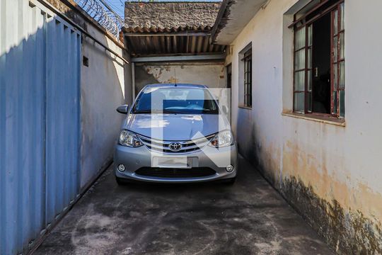 Garagem de casa à venda com 3 quartos, 167m² em Bom Jesus, Belo Horizonte