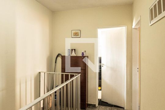 Corredor de casa à venda com 3 quartos, 144m² em Vila Carrao, São Paulo