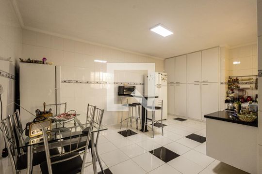 Cozinha de casa à venda com 3 quartos, 144m² em Vila Carrao, São Paulo