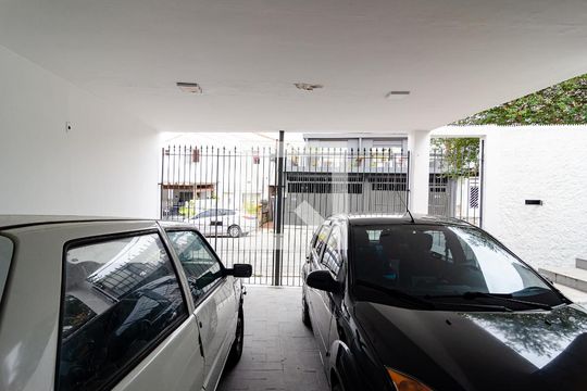Garagem de casa à venda com 3 quartos, 370m² em Jabaquara, São Paulo