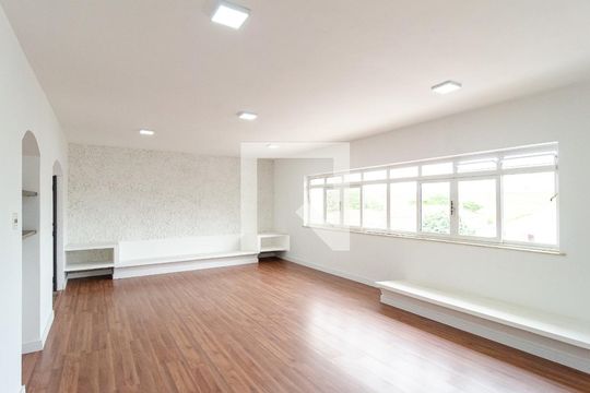 Sala de casa para alugar com 3 quartos, 370m² em Jabaquara, São Paulo