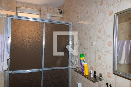 Banheiro de apartamento para alugar com 2 quartos, 45m² em Piedade, Rio de Janeiro