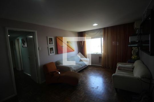 Sala de apartamento à venda com 3 quartos, 107m² em Centro, Canoas