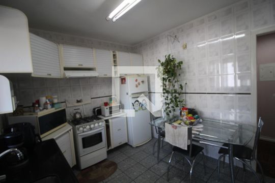 Cozinha de apartamento à venda com 3 quartos, 107m² em Centro, Canoas