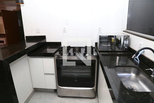 Cozinha de apartamento para alugar com 2 quartos, 82m² em Vila São João, Goiânia