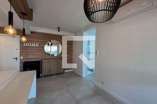Sala de apartamento à venda com 2 quartos, 72m² em Santo Amaro, São Paulo