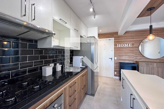 Cozinha de apartamento à venda com 2 quartos, 72m² em Santo Amaro, São Paulo