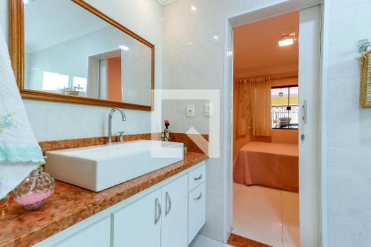 Banheiro Quartos 1 e 2 de casa à venda com 2 quartos, 175m² em Jardim Brasil, São Paulo