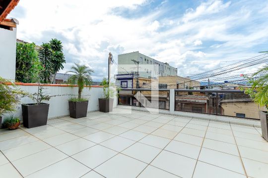 Varanda de casa à venda com 2 quartos, 175m² em Jardim Brasil, São Paulo