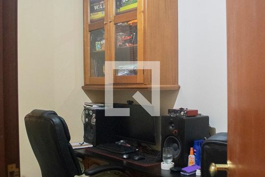 Escritório de casa à venda com 5 quartos, 240m² em Vila Isolina Mazzei, São Paulo