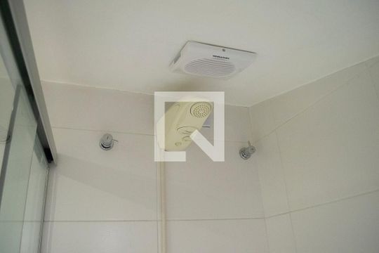 Banheiro 2 de casa à venda com 5 quartos, 240m² em Vila Isolina Mazzei, São Paulo