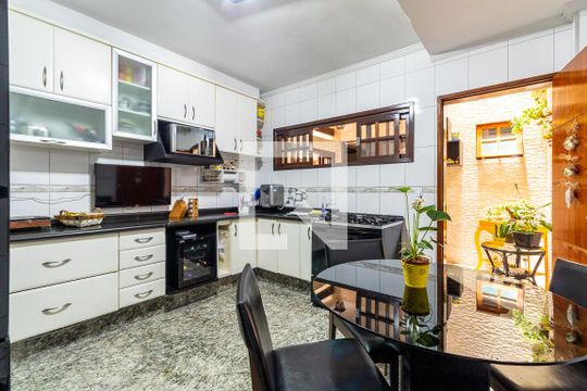 Cozinha de casa à venda com 3 quartos, 132m² em Gopouva, Guarulhos