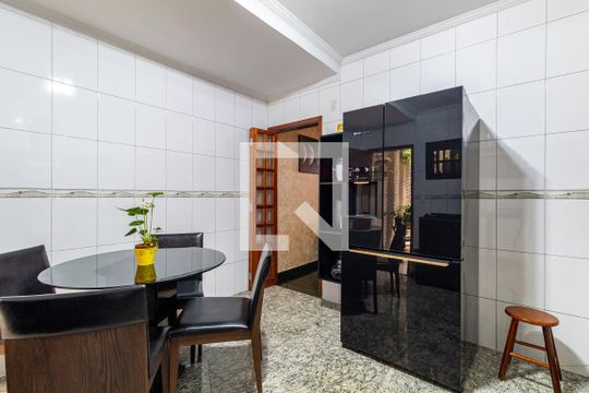 Cozinha de casa à venda com 3 quartos, 132m² em Gopouva, Guarulhos