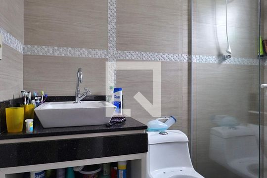 Banheiro do Quarto Suíte de casa à venda com 3 quartos, 289m² em Jardim Santo Alberto, Santo André