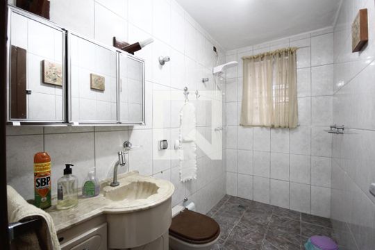 Banheiro de casa à venda com 2 quartos, 114m² em Vila Dom Pedro I, São Paulo