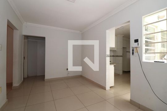 Sala de casa à venda com 3 quartos, 200m² em Guará I, Brasília