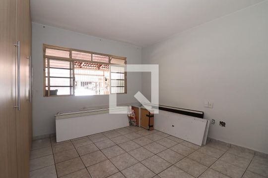 Quarto 1 de casa para alugar com 3 quartos, 200m² em Guará I, Brasília