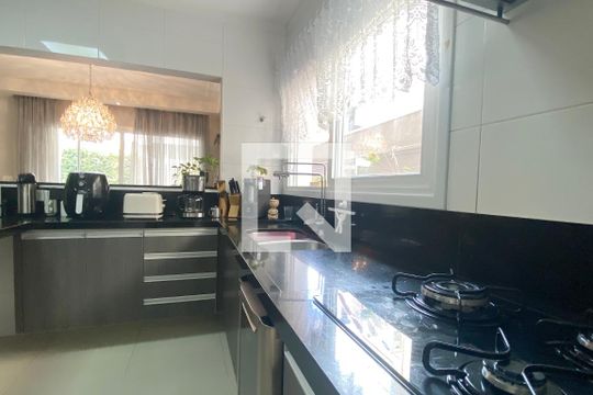 Cozinha de casa de condomínio à venda com 5 quartos, 361m² em Alphaville, Santana de Parnaíba
