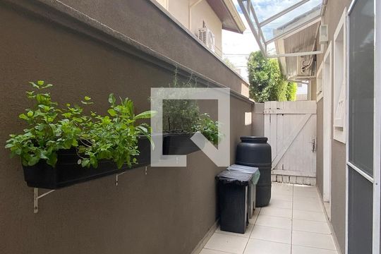 Corredor de casa de condomínio à venda com 5 quartos, 361m² em Alphaville, Santana de Parnaíba