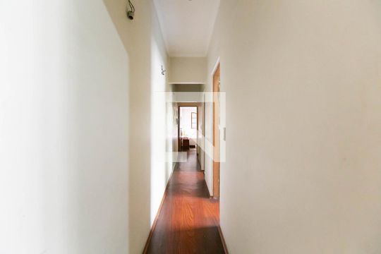 Corredor  de casa à venda com 3 quartos, 160m² em Vila Regina ( Zona Leste), São Paulo
