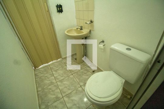 Banheiro de apartamento para alugar com 1 quarto, 40m² em Pitangueiras, Rio de Janeiro