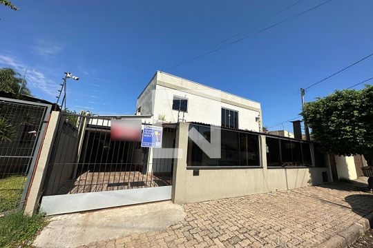 Fachada de casa à venda com 2 quartos, 352m² em Santos Dumont, São Leopoldo