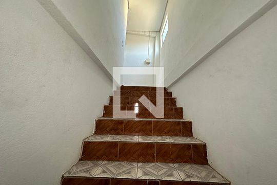 Escada de casa à venda com 2 quartos, 352m² em Santos Dumont, São Leopoldo