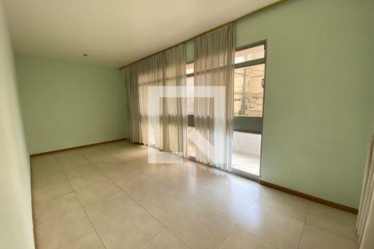 Sala de casa à venda com 4 quartos, 280m² em Colégio Batista, Belo Horizonte