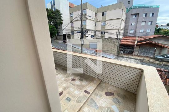 Varanda de casa à venda com 4 quartos, 280m² em Colégio Batista, Belo Horizonte