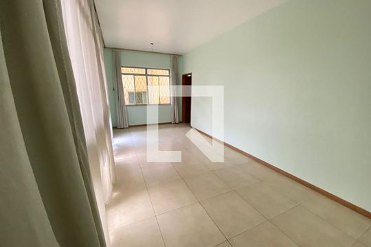 Sala de casa à venda com 4 quartos, 280m² em Colégio Batista, Belo Horizonte