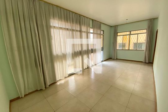 Sala de casa à venda com 4 quartos, 280m² em Colégio Batista, Belo Horizonte