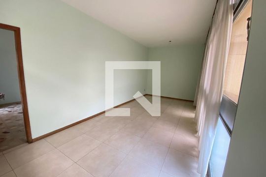 Sala de casa à venda com 4 quartos, 280m² em Colégio Batista, Belo Horizonte