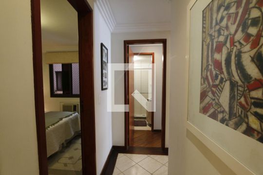 Corredor de apartamento para alugar com 4 quartos, 140m² em Barra da Tijuca, Rio de Janeiro