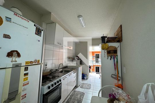 Cozinha e Área de Serviço de apartamento para alugar com 2 quartos, 47m² em Roselândia, Novo Hamburgo