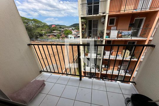 Sacada do Quarto 2 de apartamento para alugar com 2 quartos, 47m² em Roselândia, Novo Hamburgo