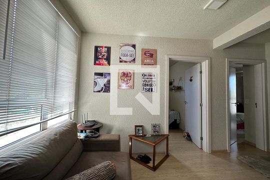Sala de apartamento para alugar com 2 quartos, 47m² em Roselândia, Novo Hamburgo