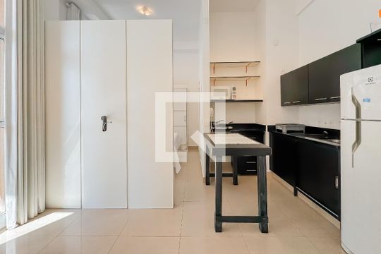 Sala de kitnet/studio para alugar com 1 quarto, 30m² em Vila Mariana, São Paulo