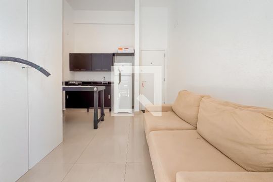 Sala de kitnet/studio para alugar com 1 quarto, 30m² em Vila Mariana, São Paulo