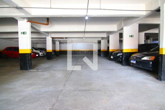 Garagem de apartamento à venda com 3 quartos, 80m² em Vila Guilhermina, São Paulo