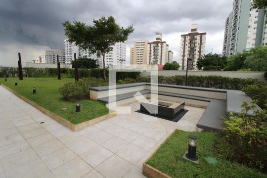 Área comum de casa à venda com 3 quartos, 86m² em Jardim Piqueroby, São Paulo