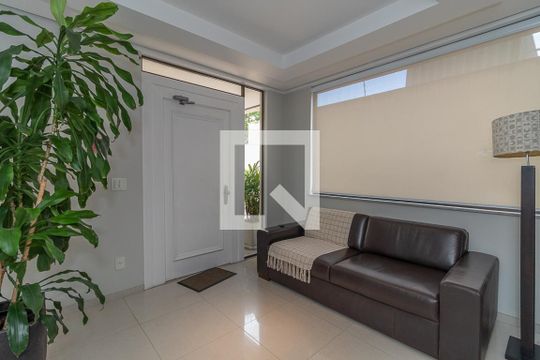 Hall de entrada de apartamento à venda com 3 quartos, 95m² em Petrópolis, Porto Alegre