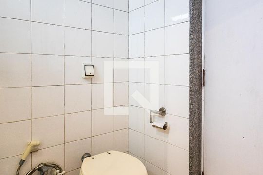 Banheiro da Suíte de apartamento à venda com 4 quartos, 120m² em Alto de Pinheiros, São Paulo