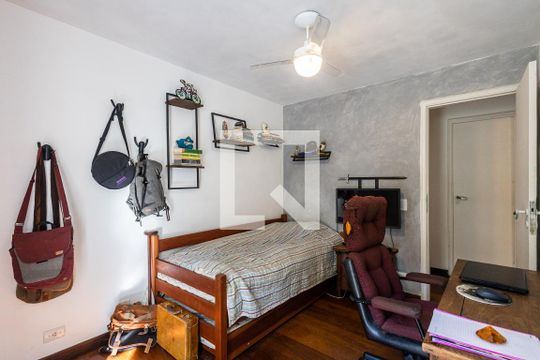 Quarto 1 de apartamento para alugar com 4 quartos, 120m² em Alto de Pinheiros, São Paulo