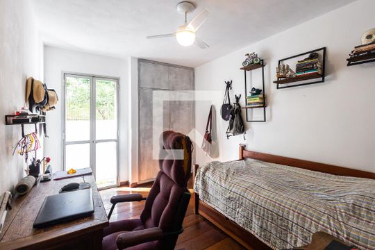 Quarto 1 de apartamento para alugar com 4 quartos, 120m² em Alto de Pinheiros, São Paulo